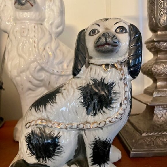 Staffordshire Other - Vintage Staffordshire Blk & Wht Spaniel Dog Figurine